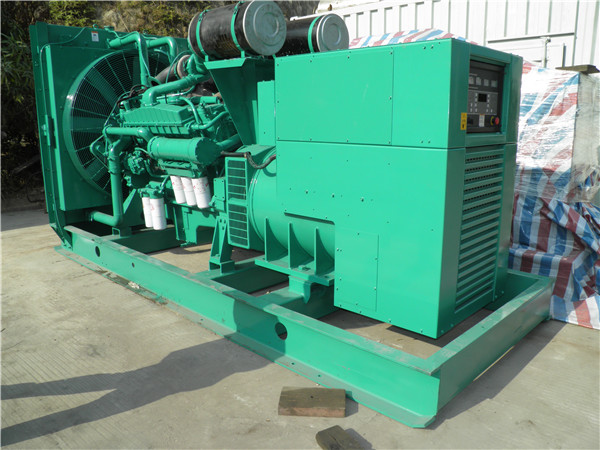 岳塘出租发电机 发电机组厂家：柴油发电机组的控制屏的作用是什么？